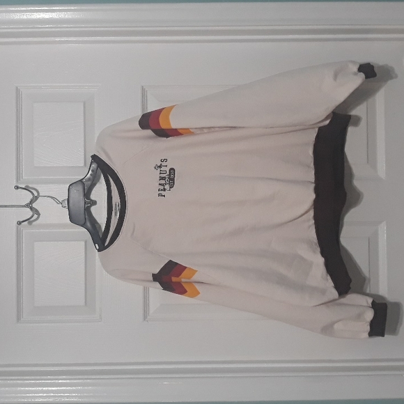 Peanuts Sweatshirt - Picture 2 of 7